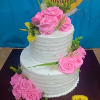 Pink rose theme cake