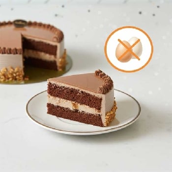 Crunchy Creamy Fudge  Eggless Cake