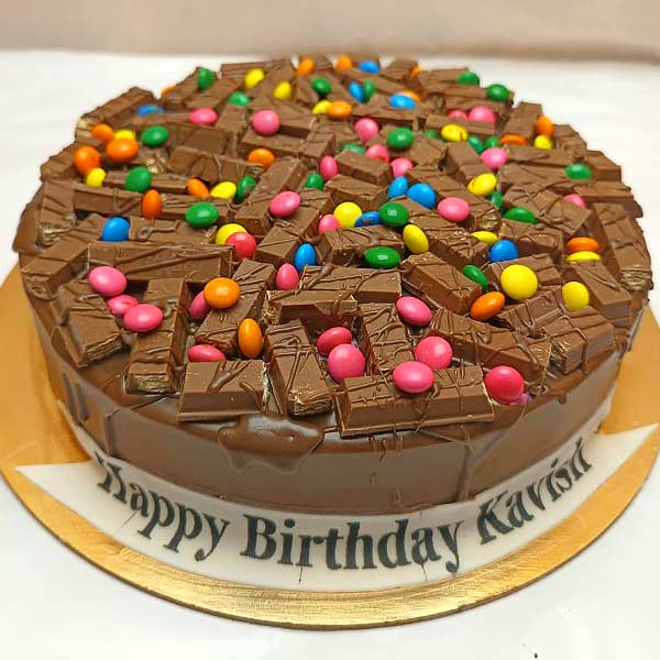 KitKat Chocolate Cake