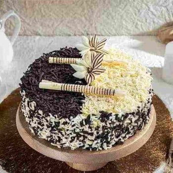 Duet Cake (white and black forest)