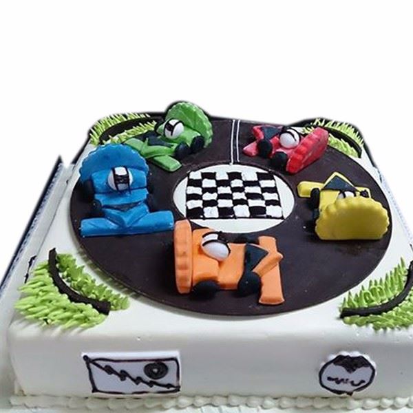 Lets Race Cream Fondant Cake