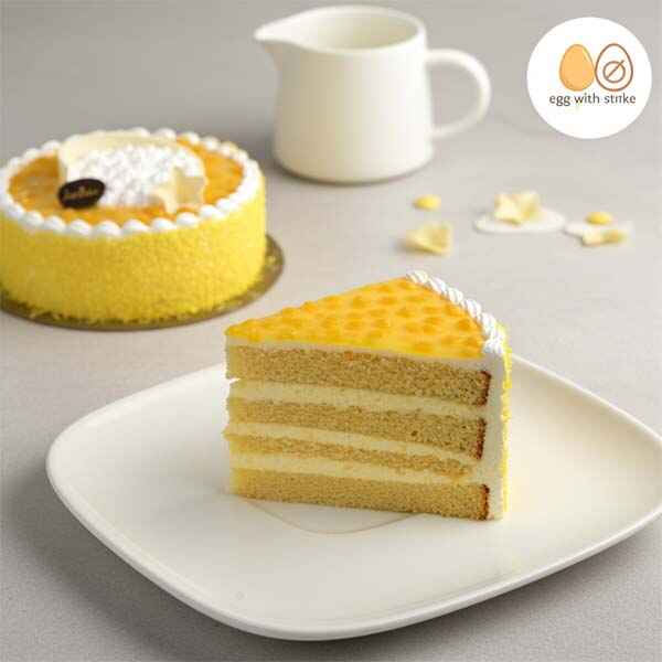 Alphanso Mango Eggless Cake