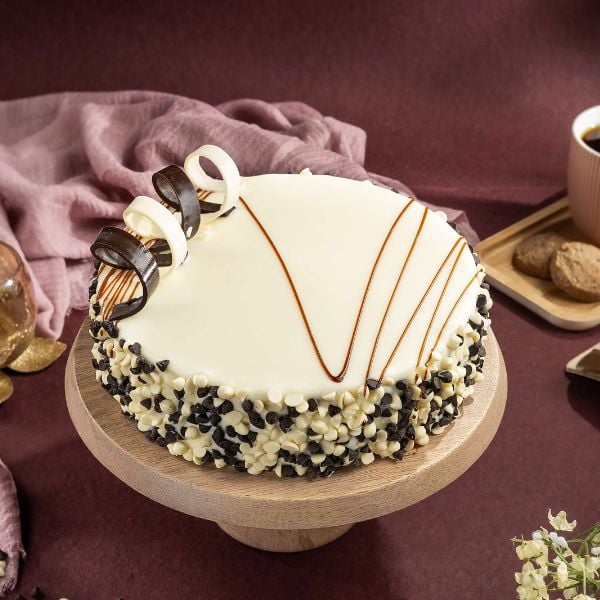 Vancho Vanilla Chocolate Cake