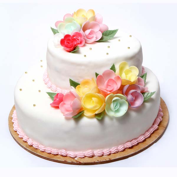 White cream cake 