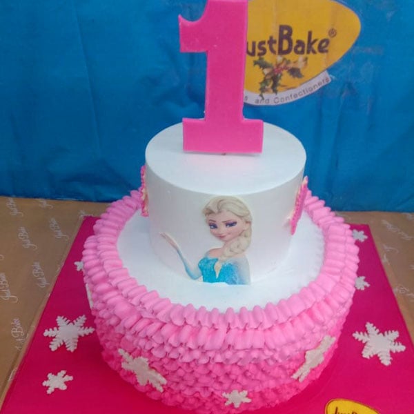 Princess cartoon cake