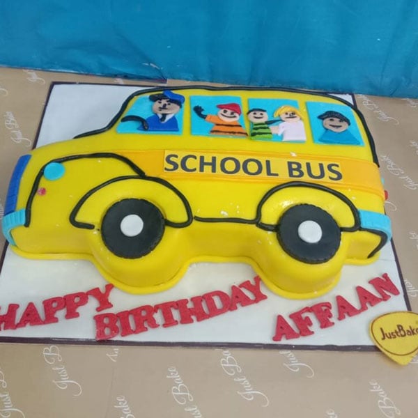 School bus theme cake