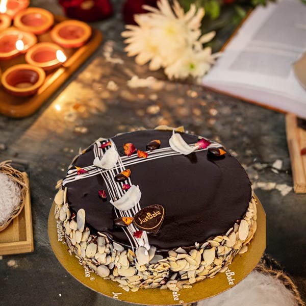 American Almond Chocolate Cake 1