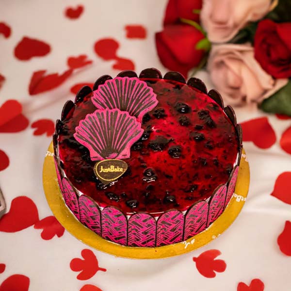 Canadian Blueberry Valentine Cake