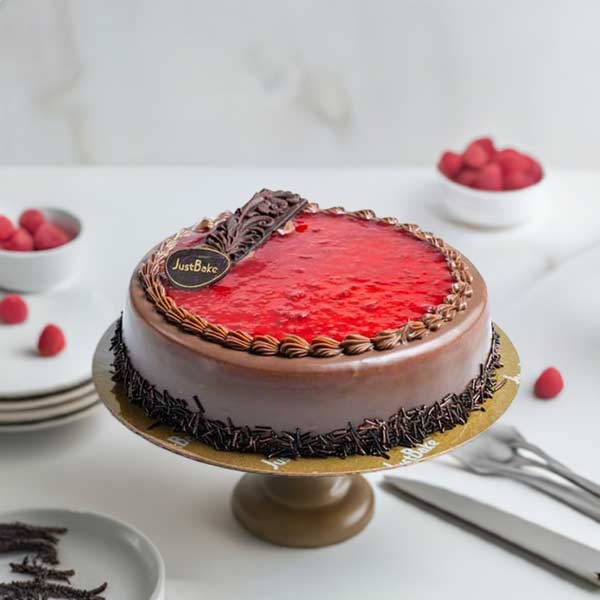 Chocolate Raspberry Cake Large