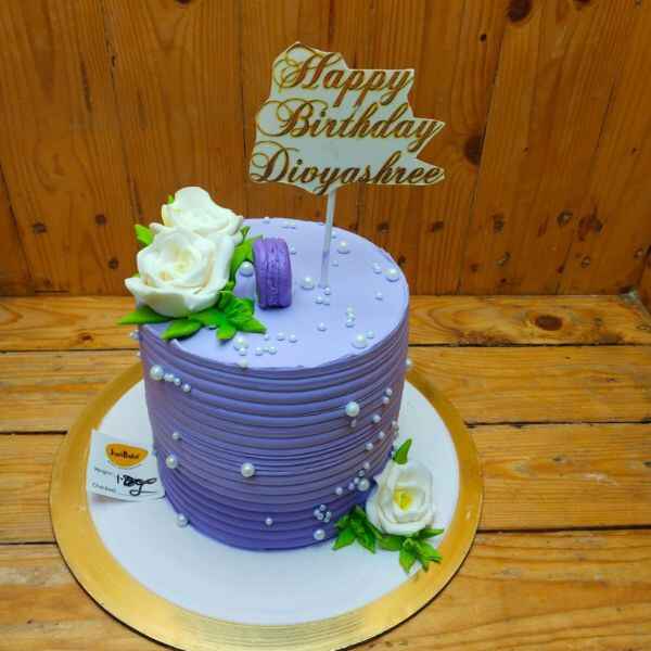 Beautiful Multiple Flower Birthday Cake