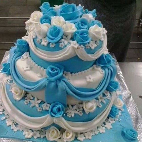 Blue and White Cake Fondant Finish