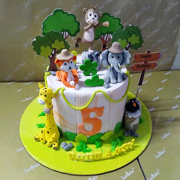Jungle Theme Cake