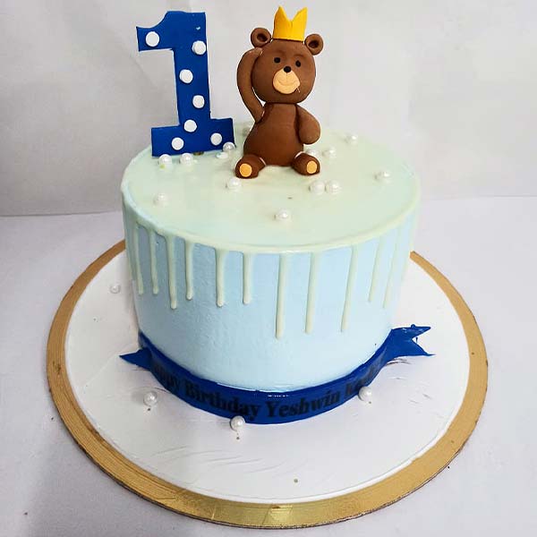 Dripping Glaze Teddy Fondant Cake