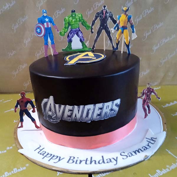 Avengers cake 02