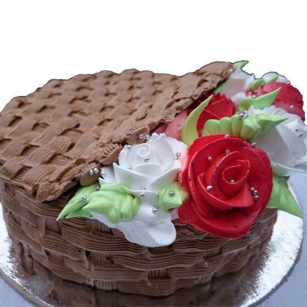 Cane Basket With Roses Cake