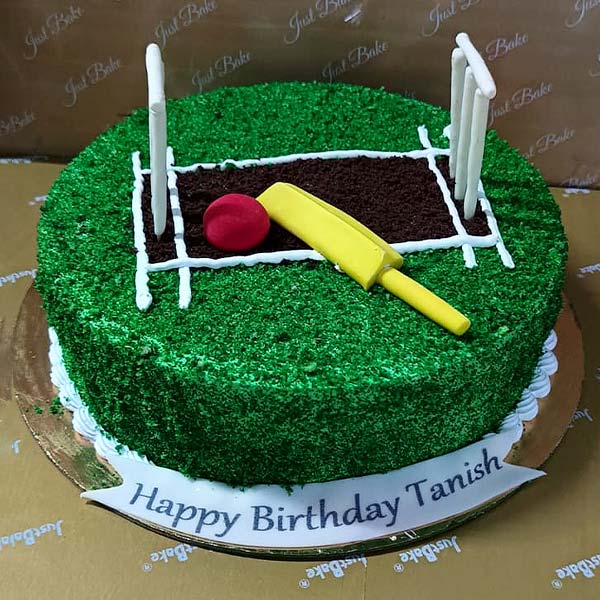 Cricket Theme Cake