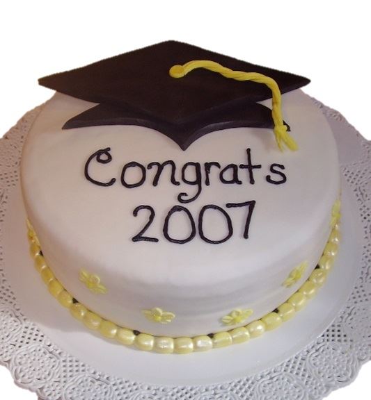 Graduation Theme Cake 02