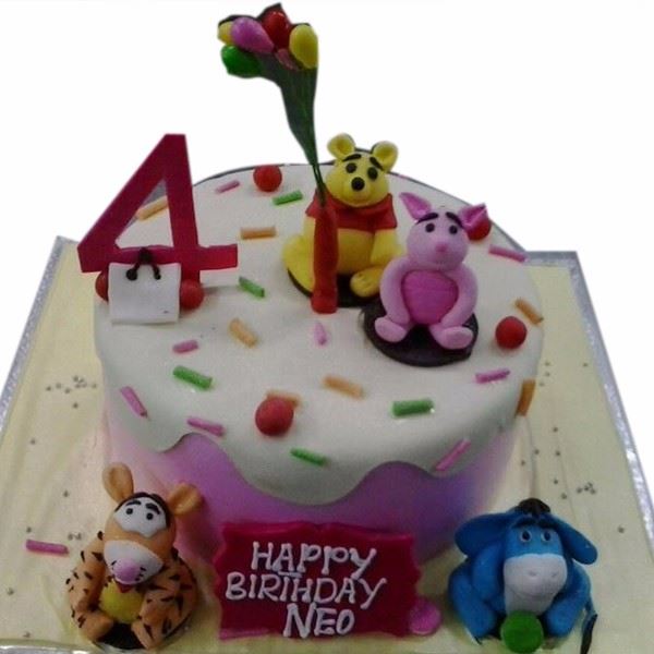 Pooh and Friends Fondant Cake