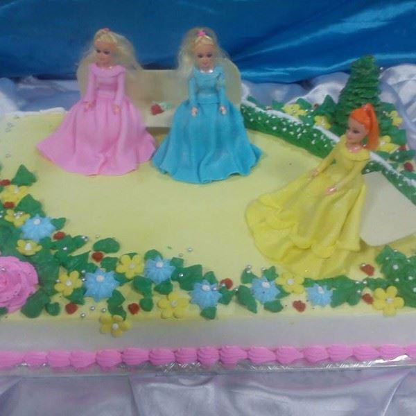 Princess With Friends Cake