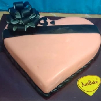 Heart shape gift cake