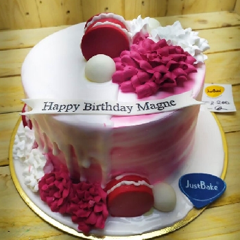 Fresh strawberry cream cake