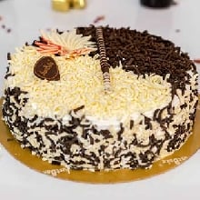 Duet Cake (white and black forest)