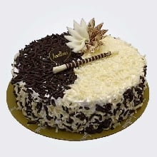 Duet Cake (white and black forest)
