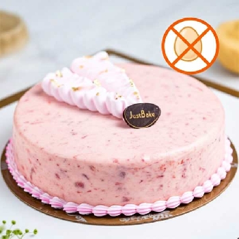 English Strawberry Eggless Cake