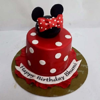 Minnie Mouse Fondant Cake