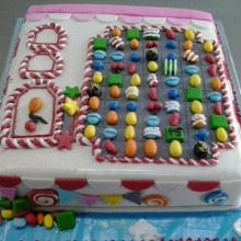 Candy Crush Fondant Cake