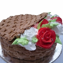 Cane Basket With Roses Cream Cake