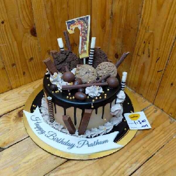 Chocolate Drip Cake 
