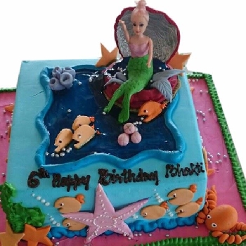 Mermaid in Shell Cream Fondant Cake