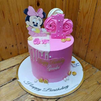 Minnie Mouse Cake