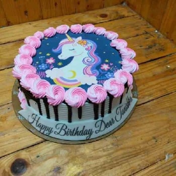 Pinky Unicorn Cake